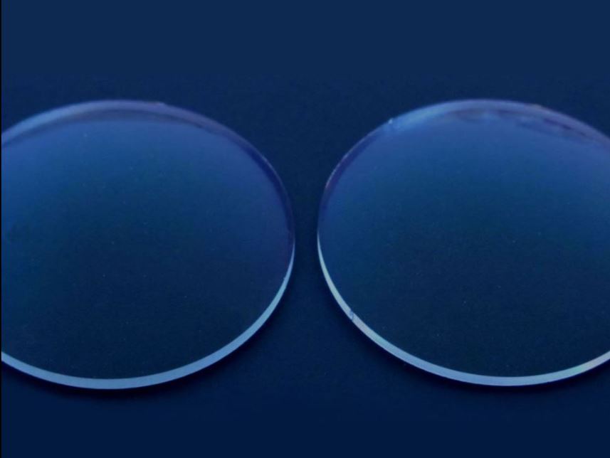 Blaufilter Kunststoff Einstärkengläser mit Hartschicht und Superentspiegelung Index 1,5